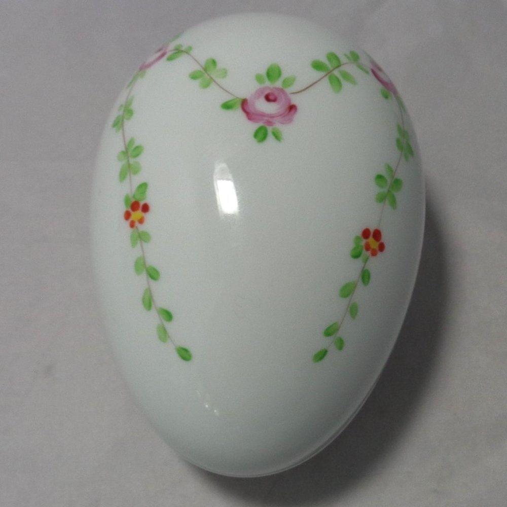 Vista Alegre Porcelain Egg Bonbon Trinket Box Hand Painted Floral Bloomie's 84